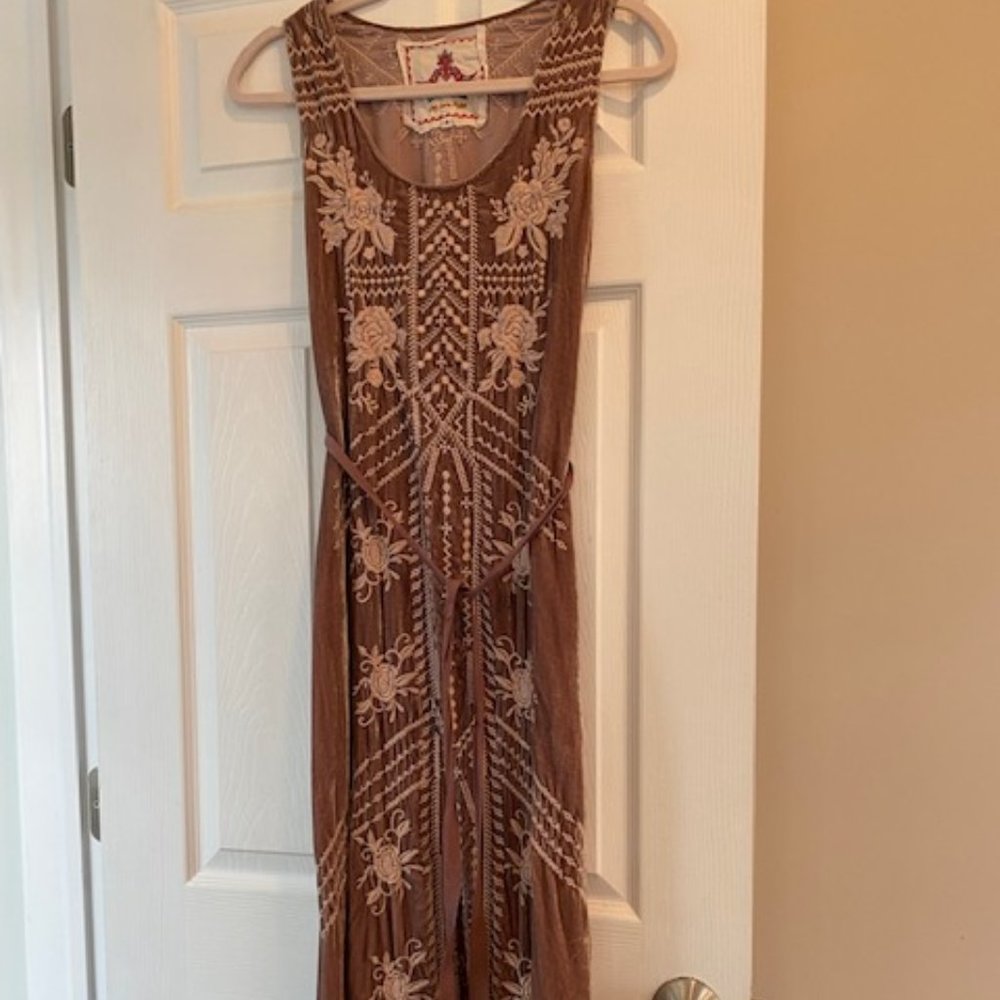 Johnny Was sleeveless maxi dress- mauve colored